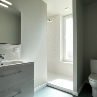 salle de bain lumineuse, rénovation brive