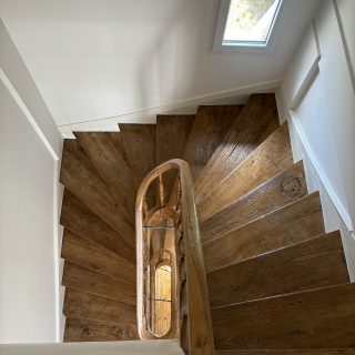 KUPC5269 Escalier bois chêne